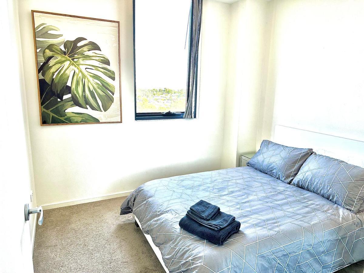 Modern 2 Bedroom & 2 Bathroom Apartment With Stunning Sydney Cbd & Skyline Views! 利物浦 外观 照片